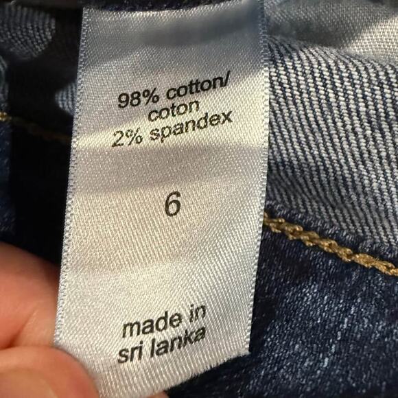 Maurice’s Denim Jean High Rise Shorts Womens 6 Dark Blue Wash Distressed Cut Off - Picture 5 of 5